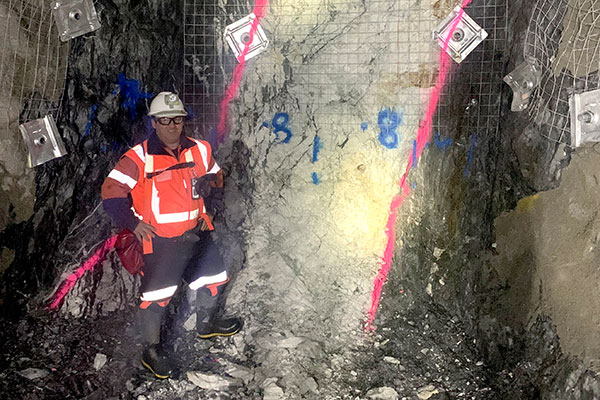 [image] John Ewen at Snowy River gold mine